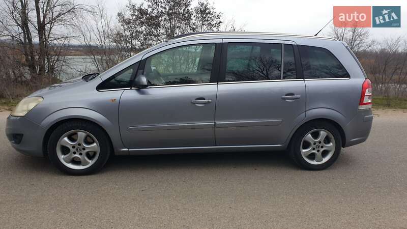Фото Opel Zafira з оголошення AUTO.RIA