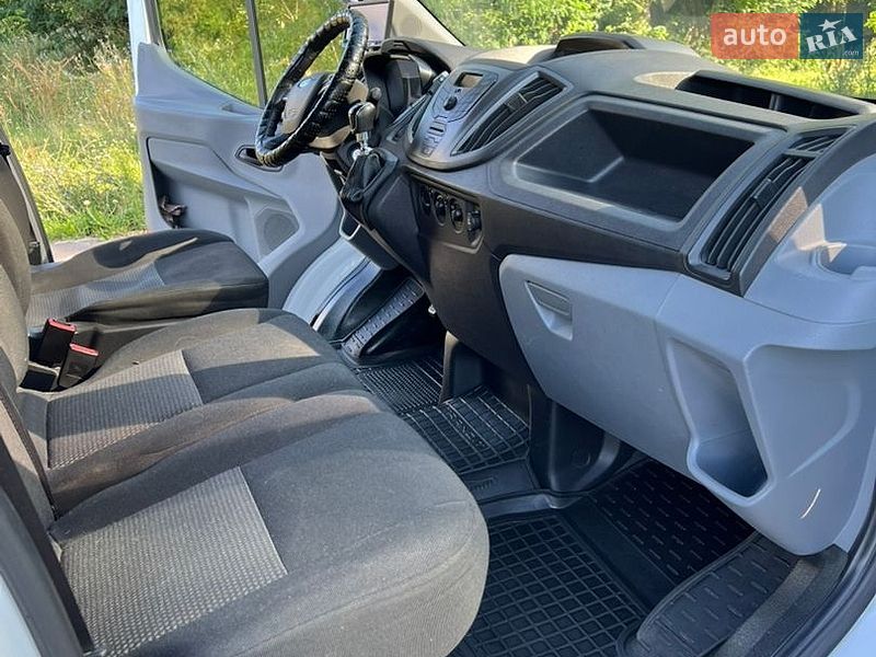 Фото Ford Transit з оголошення AUTO.RIA