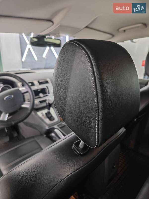 Фото Ford Kuga з оголошення AUTO.RIA