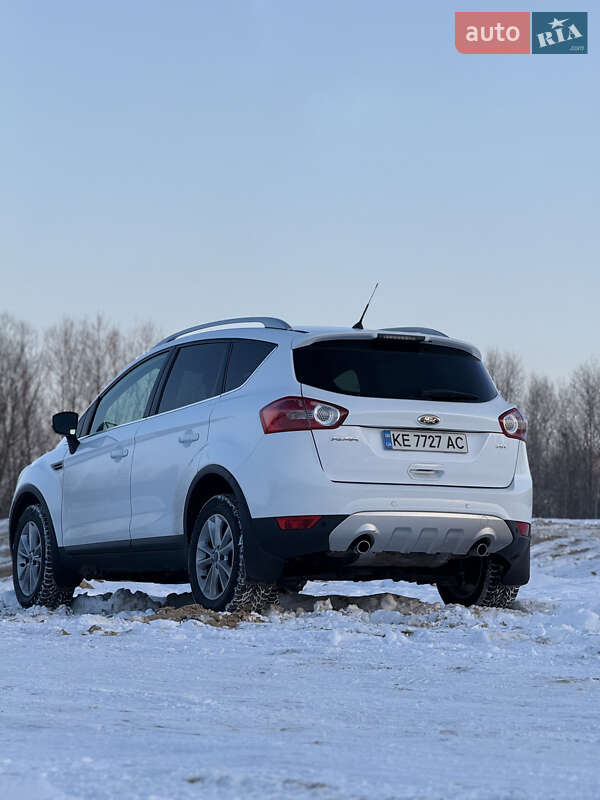 Фото Ford Kuga з оголошення AUTO.RIA