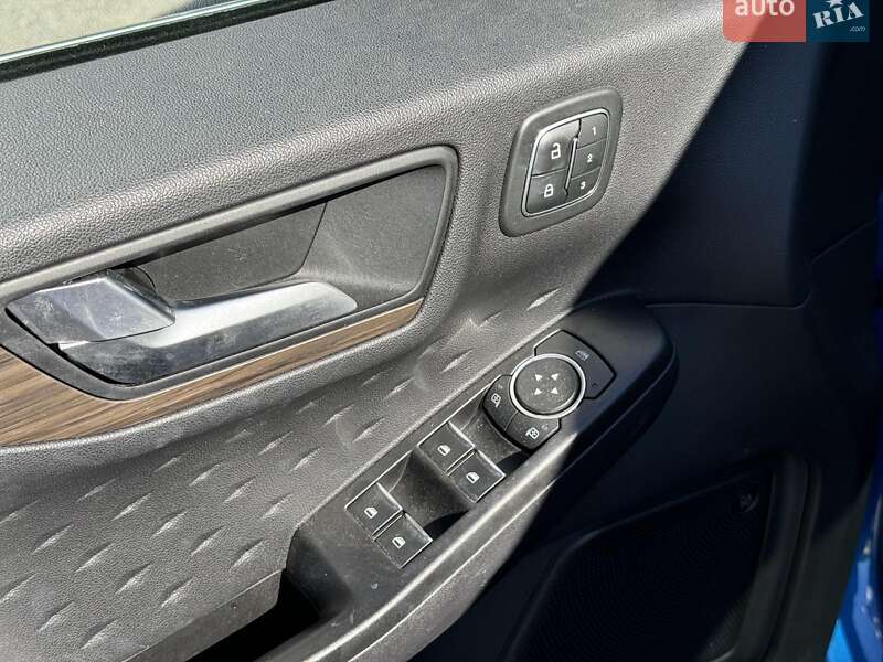 Фото Ford Escape з оголошення AUTO.RIA