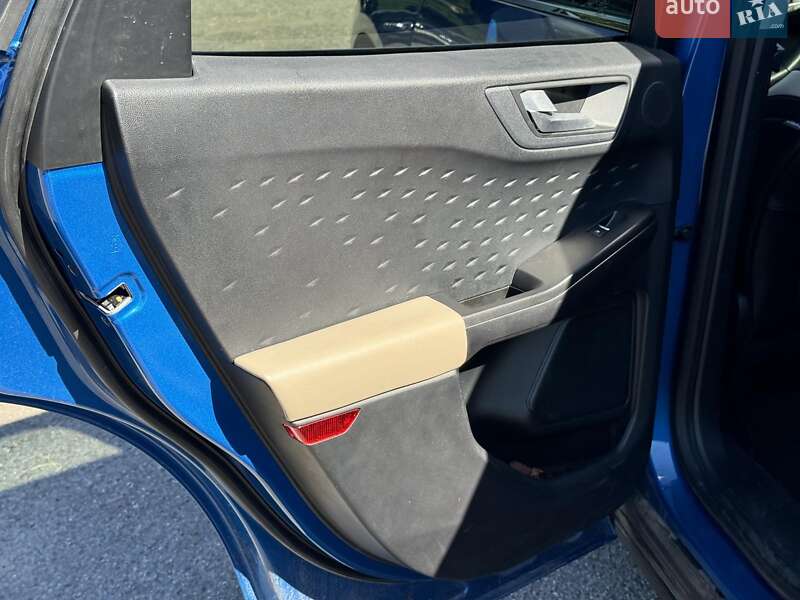 Фото Ford Escape з оголошення AUTO.RIA
