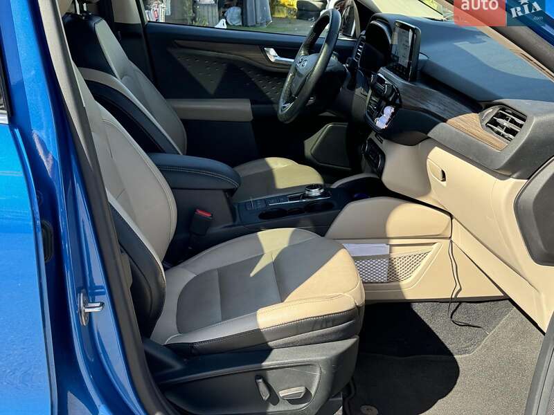 Фото Ford Escape з оголошення AUTO.RIA
