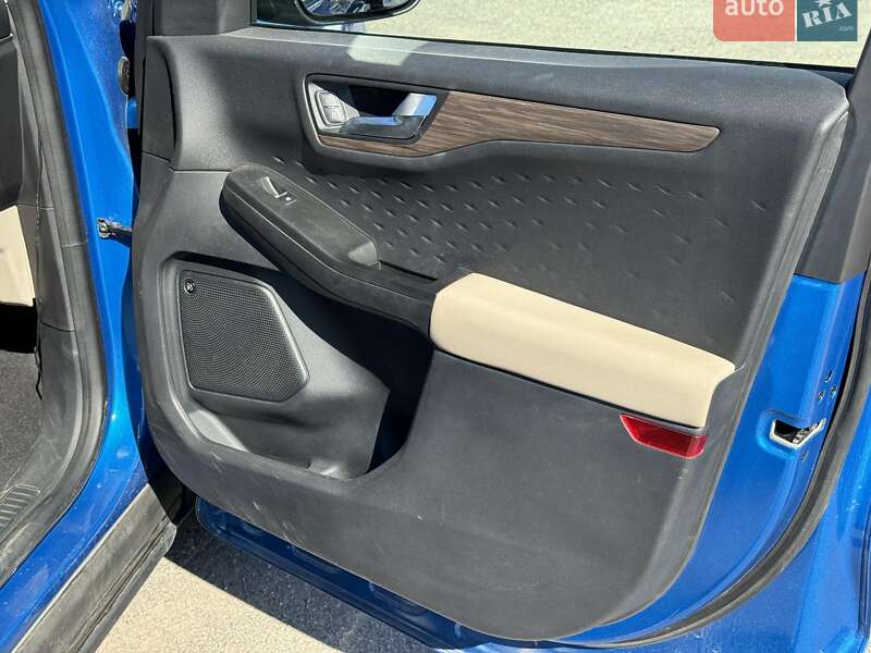 Фото Ford Escape з оголошення AUTO.RIA