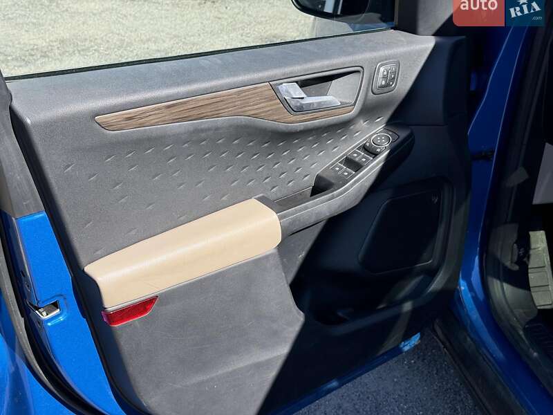 Фото Ford Escape з оголошення AUTO.RIA