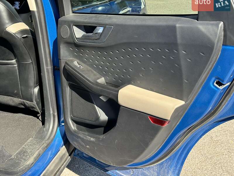 Фото Ford Escape з оголошення AUTO.RIA