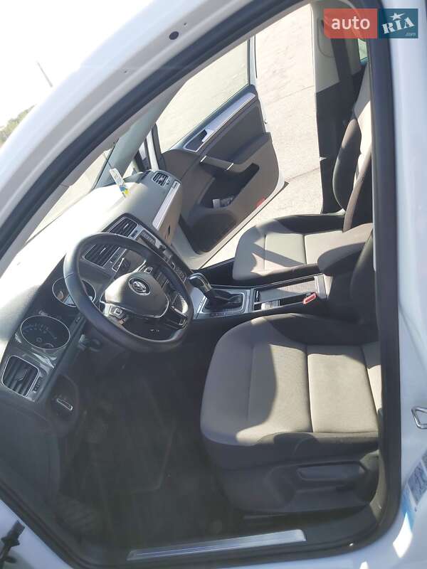 Фото Volkswagen e-Golf з оголошення AUTO.RIA