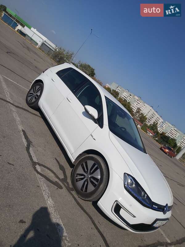 Фото Volkswagen e-Golf з оголошення AUTO.RIA