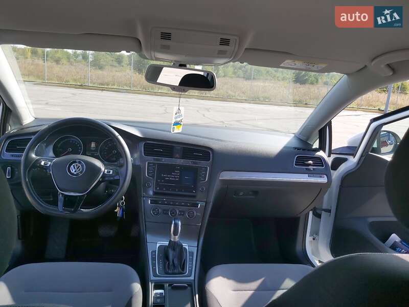 Фото Volkswagen e-Golf з оголошення AUTO.RIA