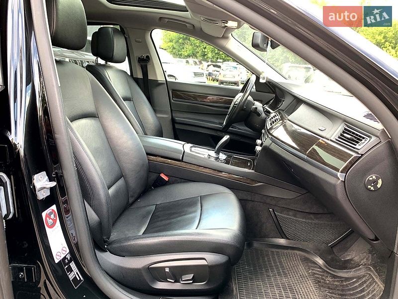 Фото BMW 7 Series з оголошення AUTO.RIA