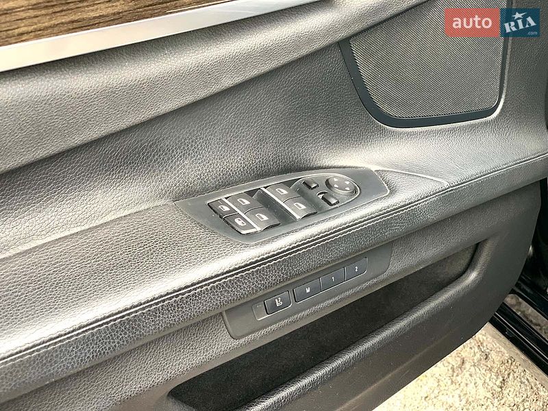 Фото BMW 7 Series з оголошення AUTO.RIA