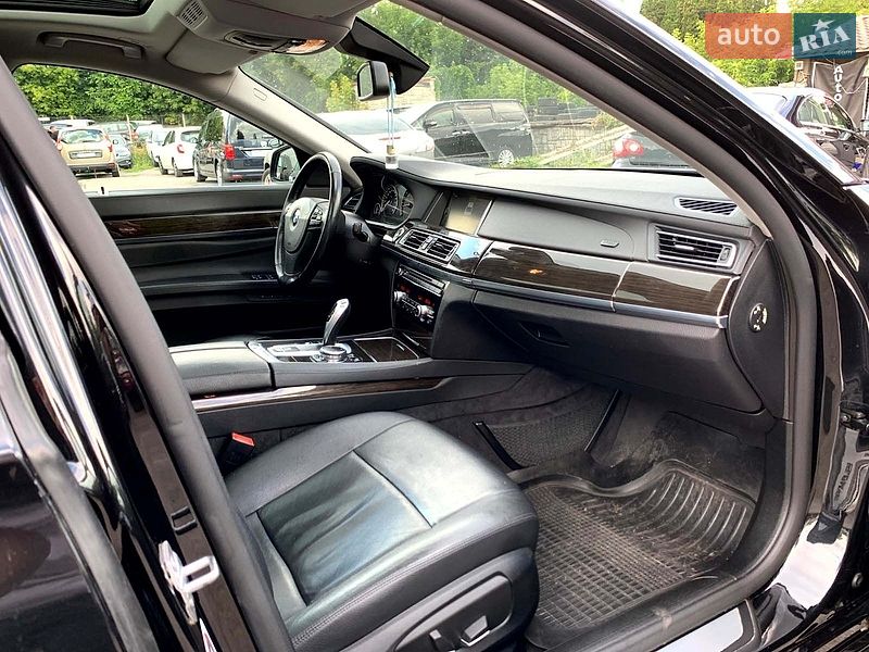 Фото BMW 7 Series з оголошення AUTO.RIA