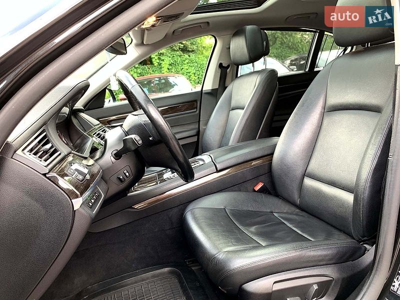 Фото BMW 7 Series з оголошення AUTO.RIA