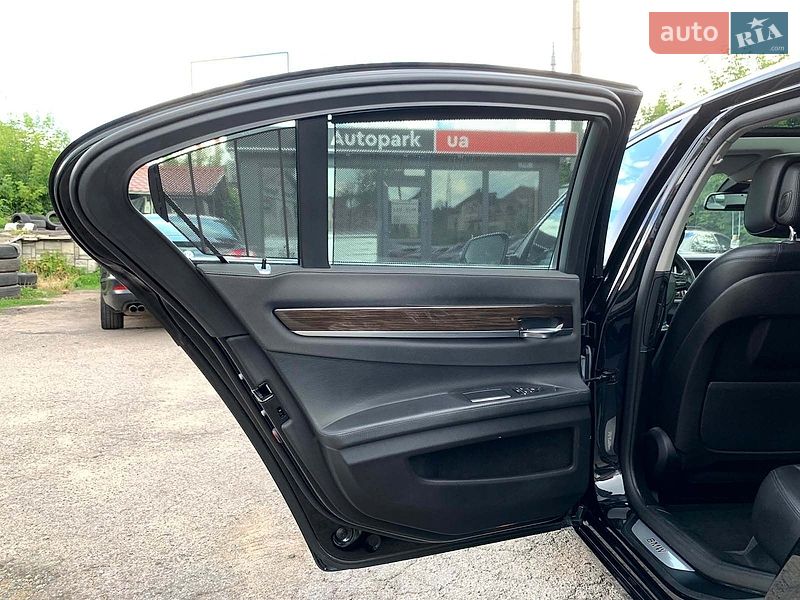 Фото BMW 7 Series з оголошення AUTO.RIA