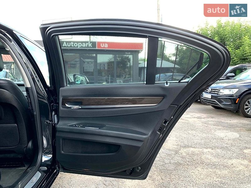 Фото BMW 7 Series з оголошення AUTO.RIA