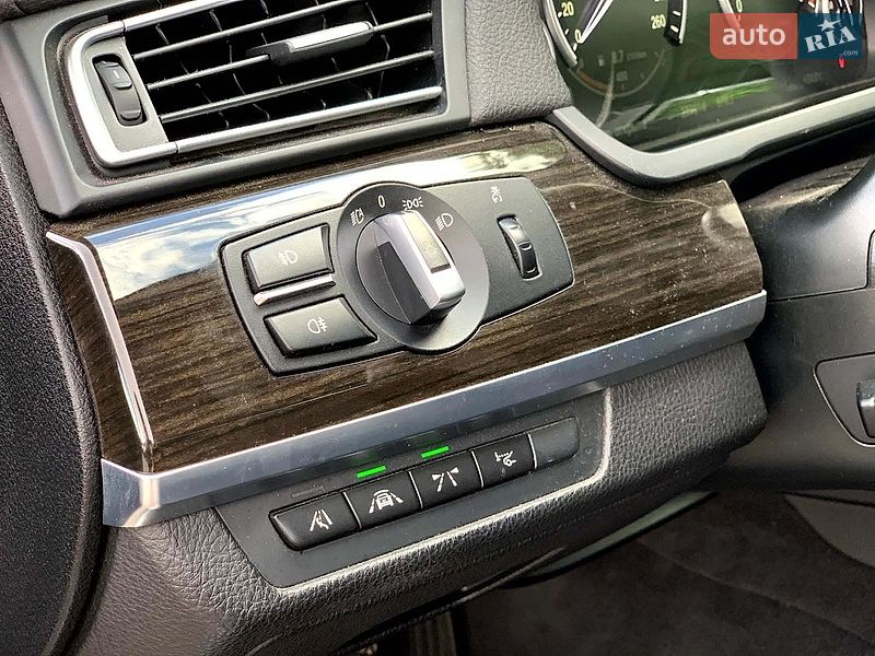 Фото BMW 7 Series з оголошення AUTO.RIA