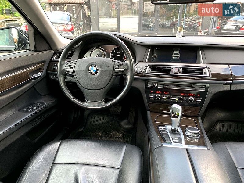 Фото BMW 7 Series з оголошення AUTO.RIA