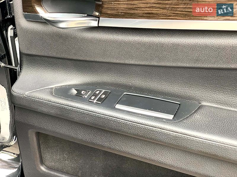 Фото BMW 7 Series з оголошення AUTO.RIA