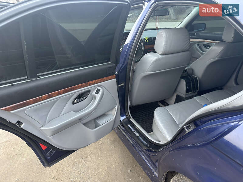 Фото BMW 5 Series з оголошення AUTO.RIA