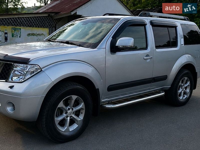 Фото Nissan Pathfinder з оголошення AUTO.RIA
