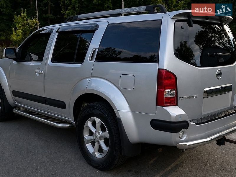 Фото Nissan Pathfinder з оголошення AUTO.RIA