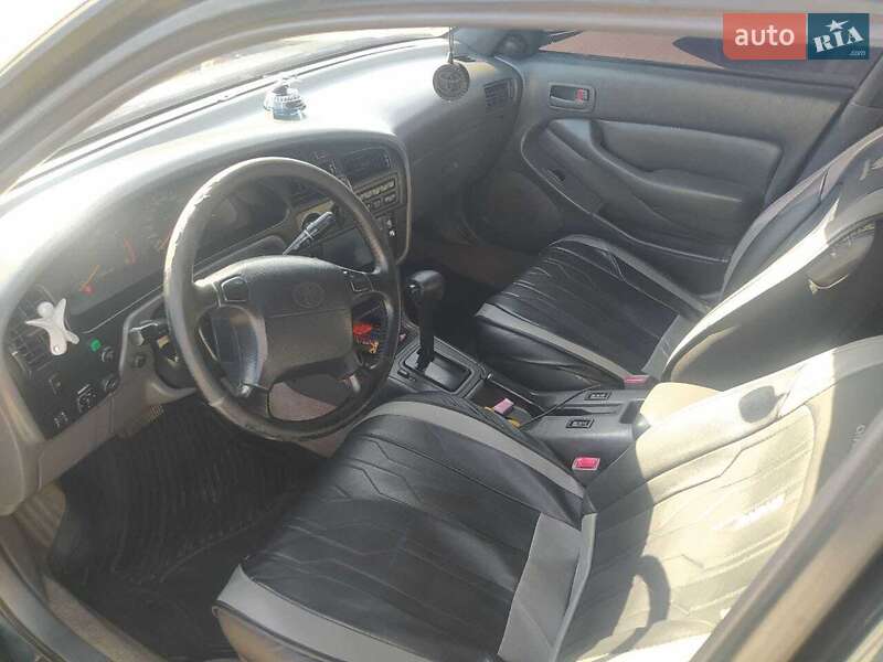 Фото Toyota Camry з оголошення AUTO.RIA