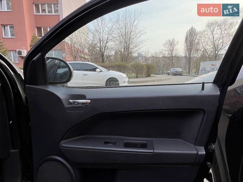 Фото Dodge Caliber з оголошення AUTO.RIA