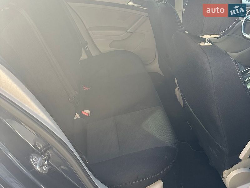 Фото Volkswagen Golf з оголошення AUTO.RIA