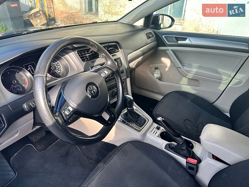 Фото Volkswagen Golf з оголошення AUTO.RIA