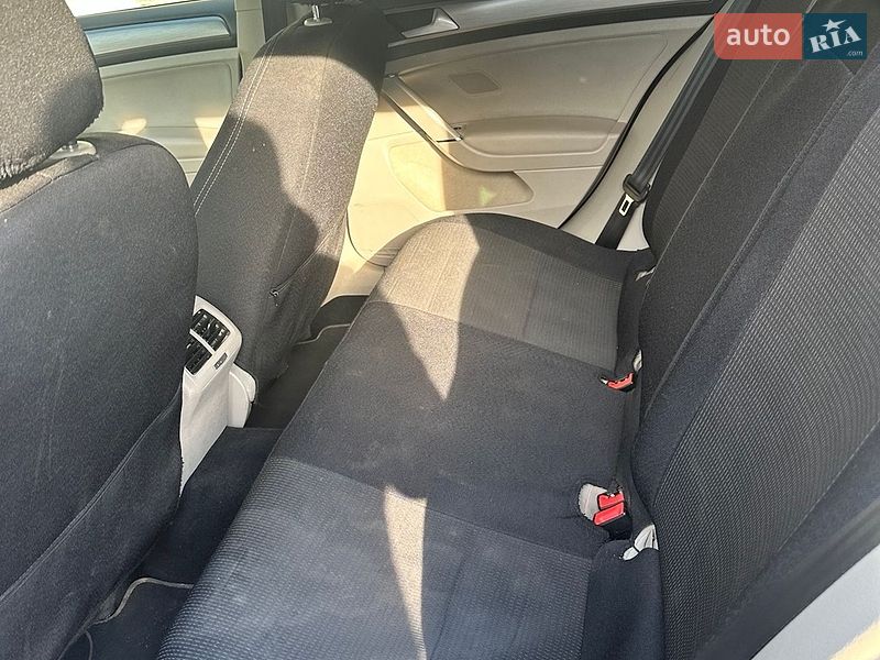 Фото Volkswagen Golf з оголошення AUTO.RIA