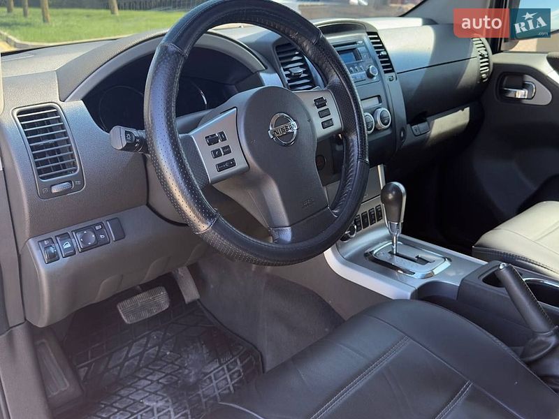 Фото Nissan Pathfinder з оголошення AUTO.RIA