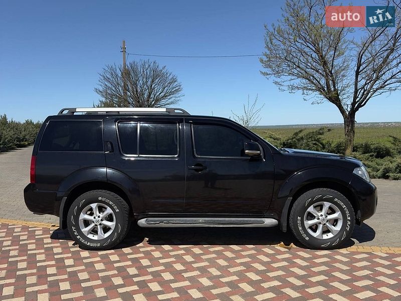 Фото Nissan Pathfinder з оголошення AUTO.RIA