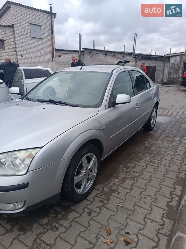 Фото Ford Mondeo з оголошення AUTO.RIA