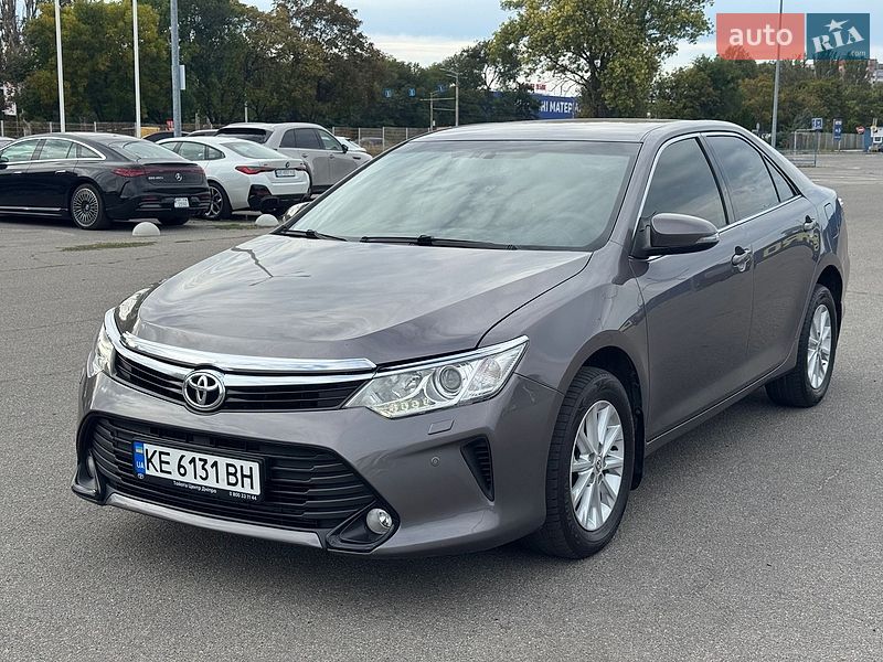 Фото Toyota Camry з оголошення AUTO.RIA