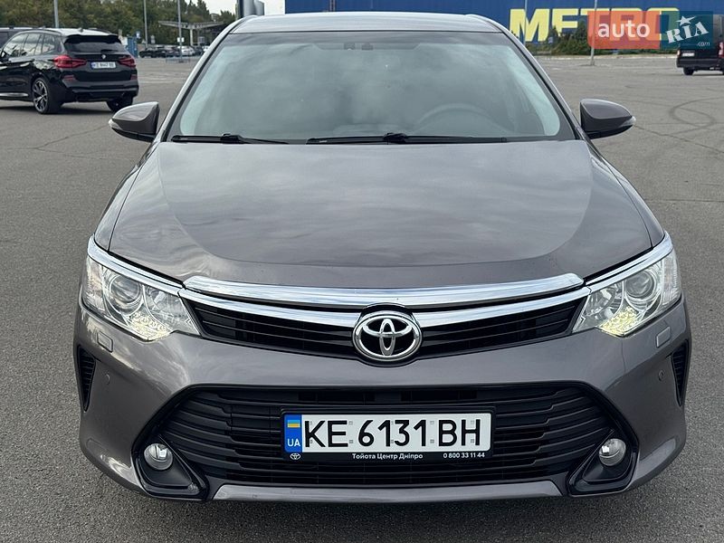 Фото Toyota Camry з оголошення AUTO.RIA