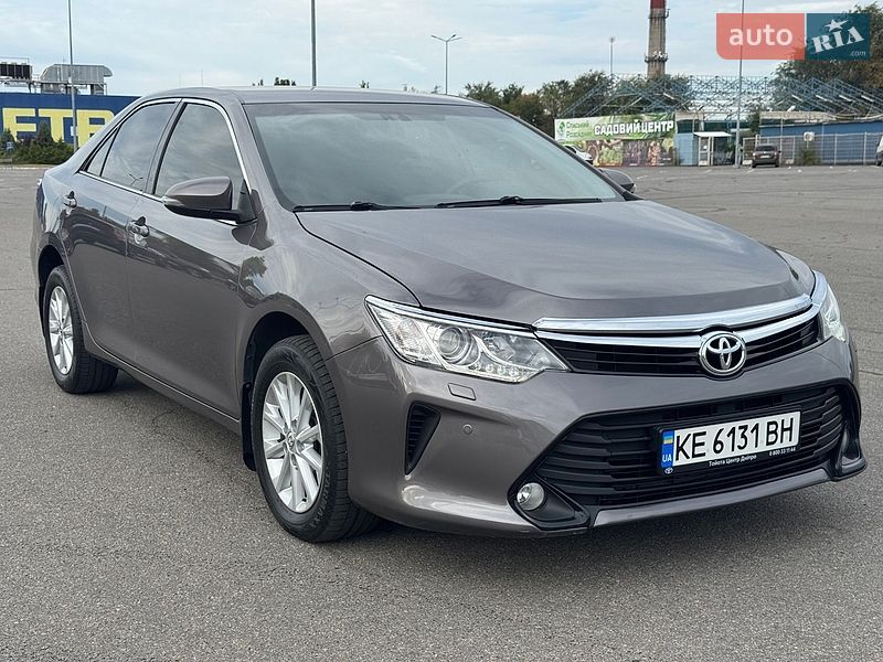 Фото Toyota Camry з оголошення AUTO.RIA