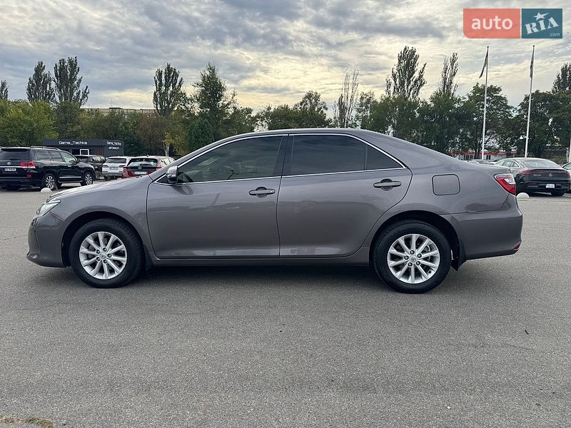Фото Toyota Camry з оголошення AUTO.RIA