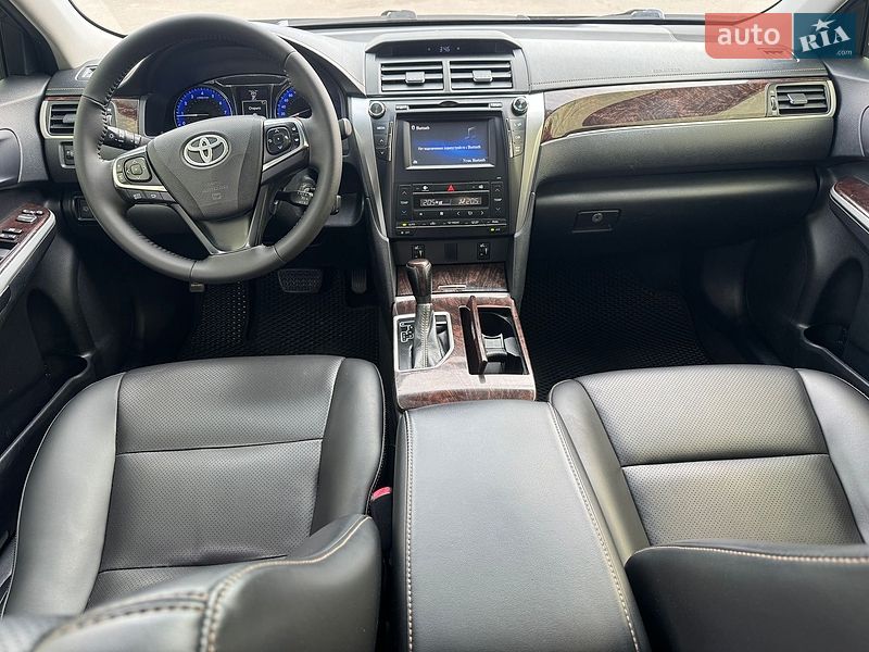 Фото Toyota Camry з оголошення AUTO.RIA