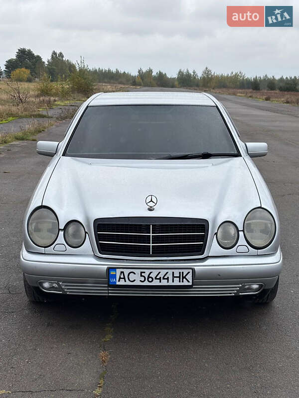 Фото Mercedes-Benz E-Class з оголошення AUTO.RIA