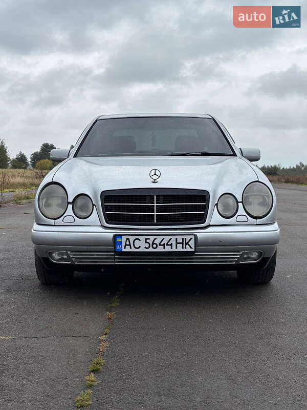 Фото Mercedes-Benz E-Class з оголошення AUTO.RIA