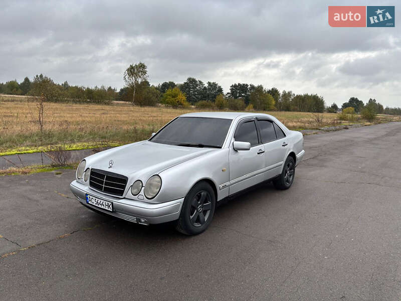Фото Mercedes-Benz E-Class з оголошення AUTO.RIA