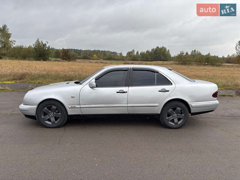 Фото Mercedes-Benz E-Class з оголошення AUTO.RIA