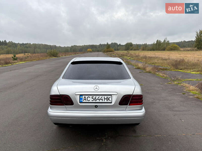 Фото Mercedes-Benz E-Class з оголошення AUTO.RIA