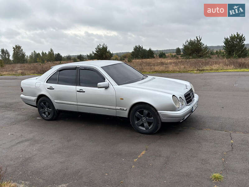 Фото Mercedes-Benz E-Class з оголошення AUTO.RIA