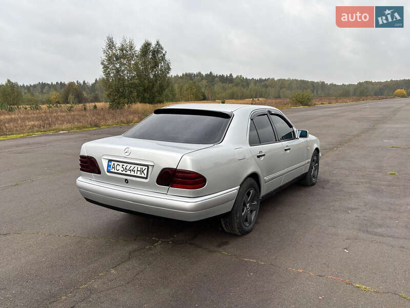 Фото Mercedes-Benz E-Class з оголошення AUTO.RIA