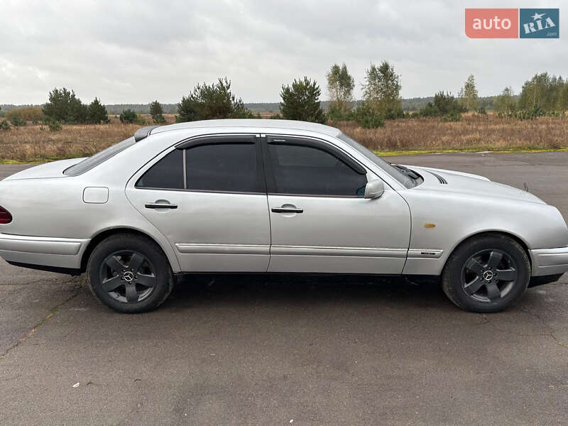 Фото Mercedes-Benz E-Class з оголошення AUTO.RIA