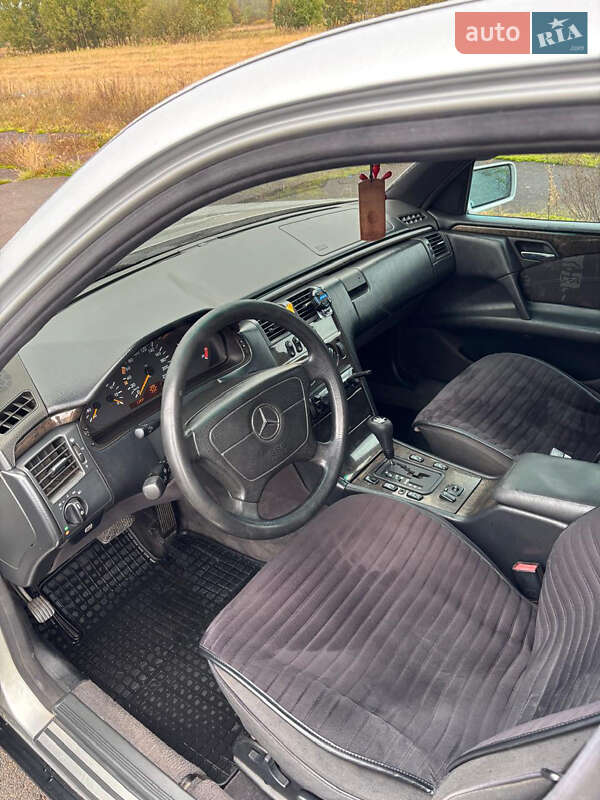 Фото Mercedes-Benz E-Class з оголошення AUTO.RIA
