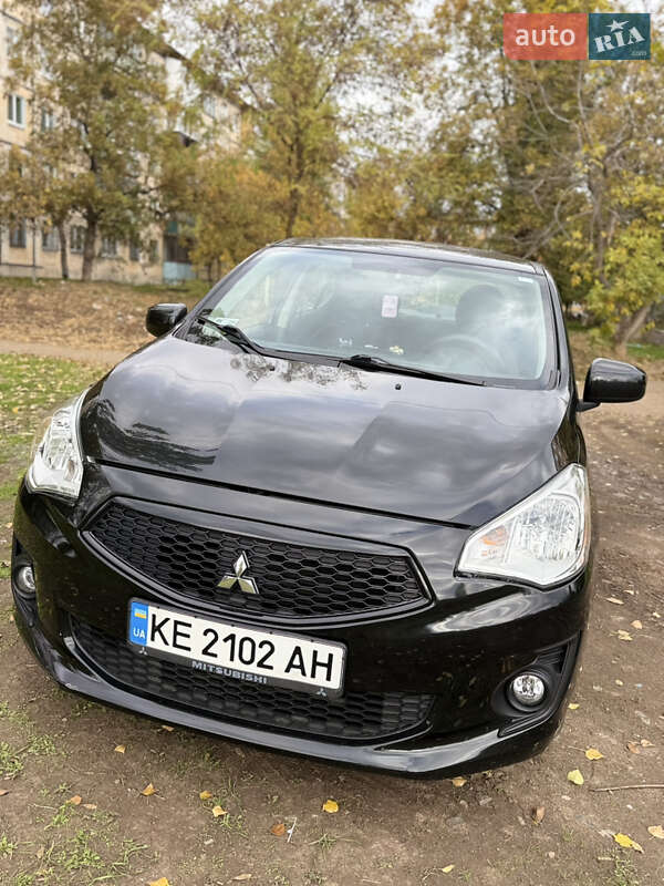 Фото Mitsubishi Mirage з оголошення AUTO.RIA