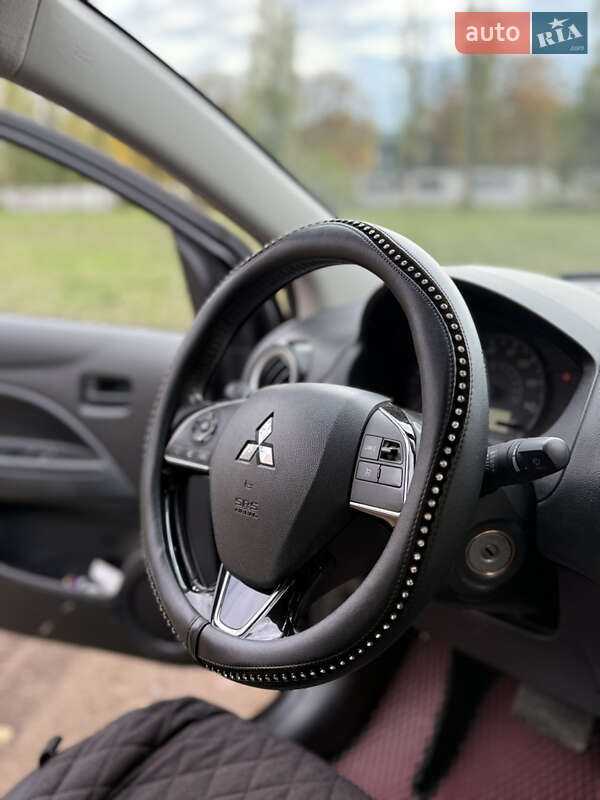 Фото Mitsubishi Mirage з оголошення AUTO.RIA