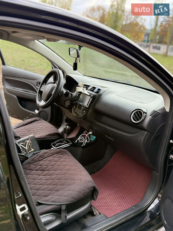 Фото Mitsubishi Mirage з оголошення AUTO.RIA